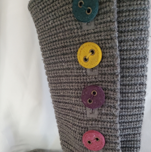 UGG girls  Youth size 2. Cardyll.  Gray knit with colorful buttons. - Picture 2 of 6